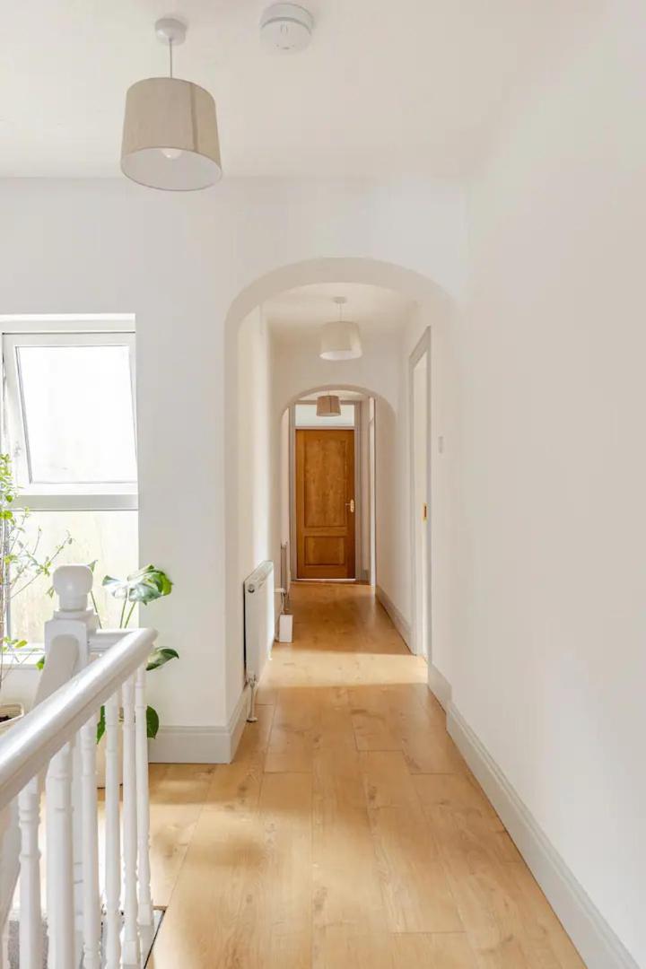 Doorstep To The Burren Hotel กอร์ท ภายนอก รูปภาพ